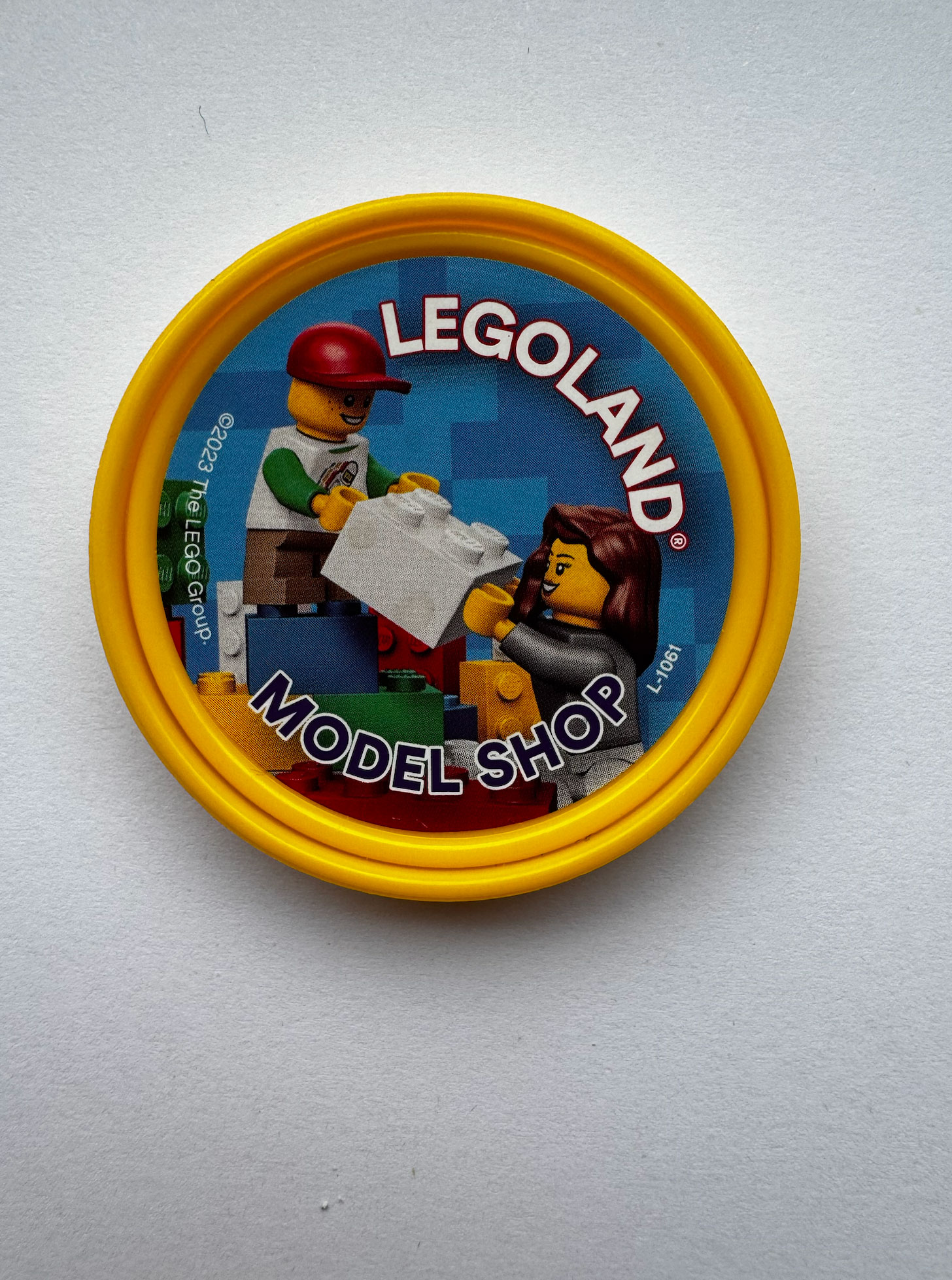 model sho Badge Design And Features